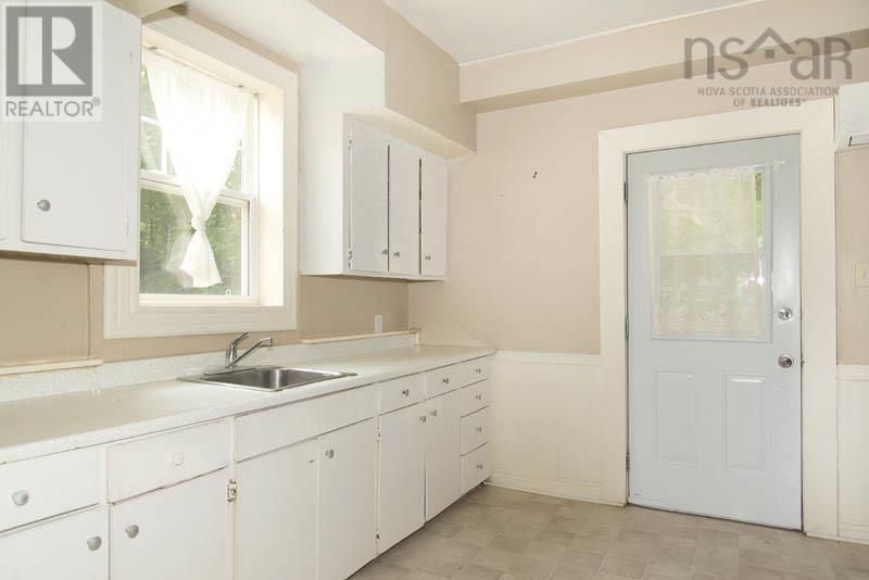296 Main Street, Kentville, Nova Scotia  B4N 1K4 - Photo 2 - 202520159