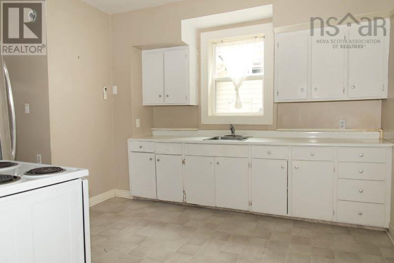 296 Main Street, Kentville, Nova Scotia  B4N 1K4 - Photo 3 - 202520159