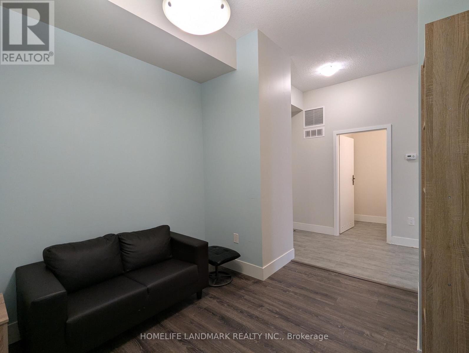 302 - 253 Albert Street, Waterloo, Ontario  N2L 3T7 - Photo 5 - X12372526