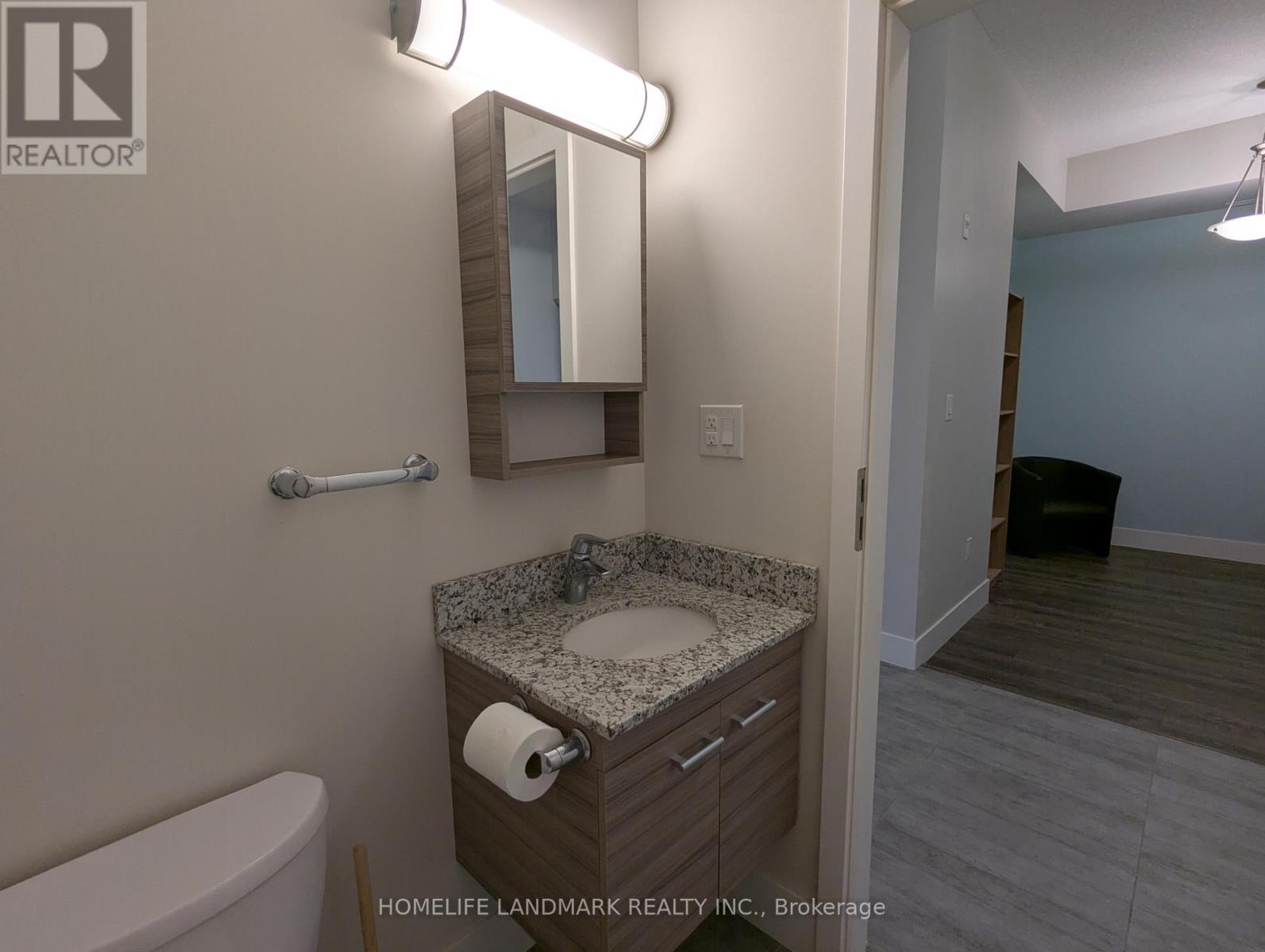 302 - 253 Albert Street, Waterloo, Ontario  N2L 3T7 - Photo 8 - X12372526