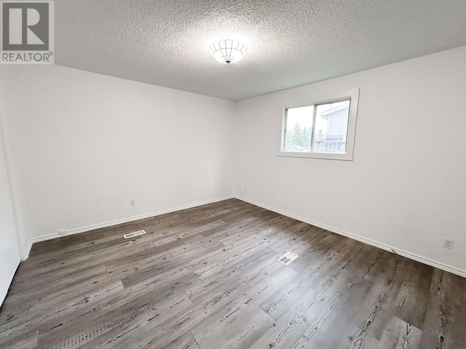 137 Kenogami Dr, Longlac, Ontario  P0T 2A0 - Photo 24 - TB252696