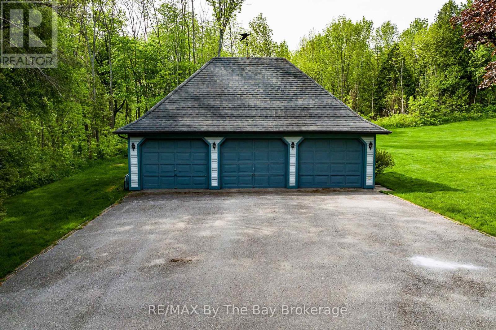 9 Purple Hill Lane, Clearview, Ontario  L0M 1G0 - Photo 4 - S12372552