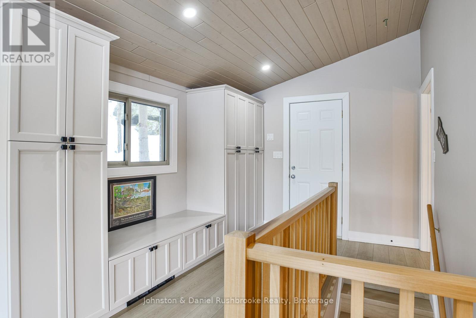 621 Peninsula Road, Gravenhurst, Ontario  P1P 1R2 - Photo 12 - X12372546