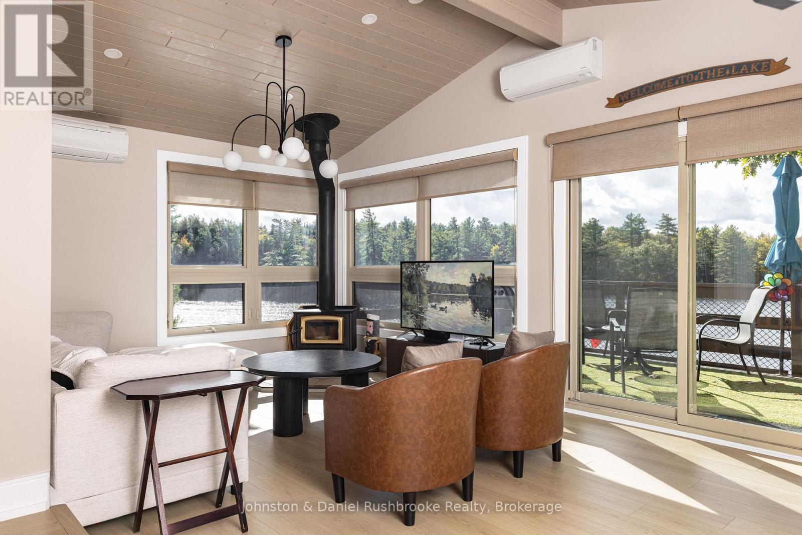621 Peninsula Road, Gravenhurst, Ontario  P1P 1R2 - Photo 3 - X12372546