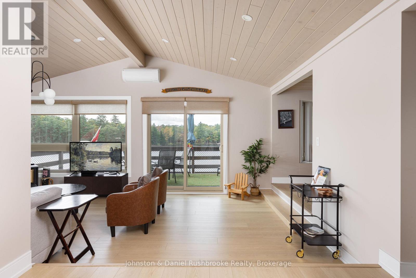 621 Peninsula Road, Gravenhurst, Ontario  P1P 1R2 - Photo 9 - X12372546