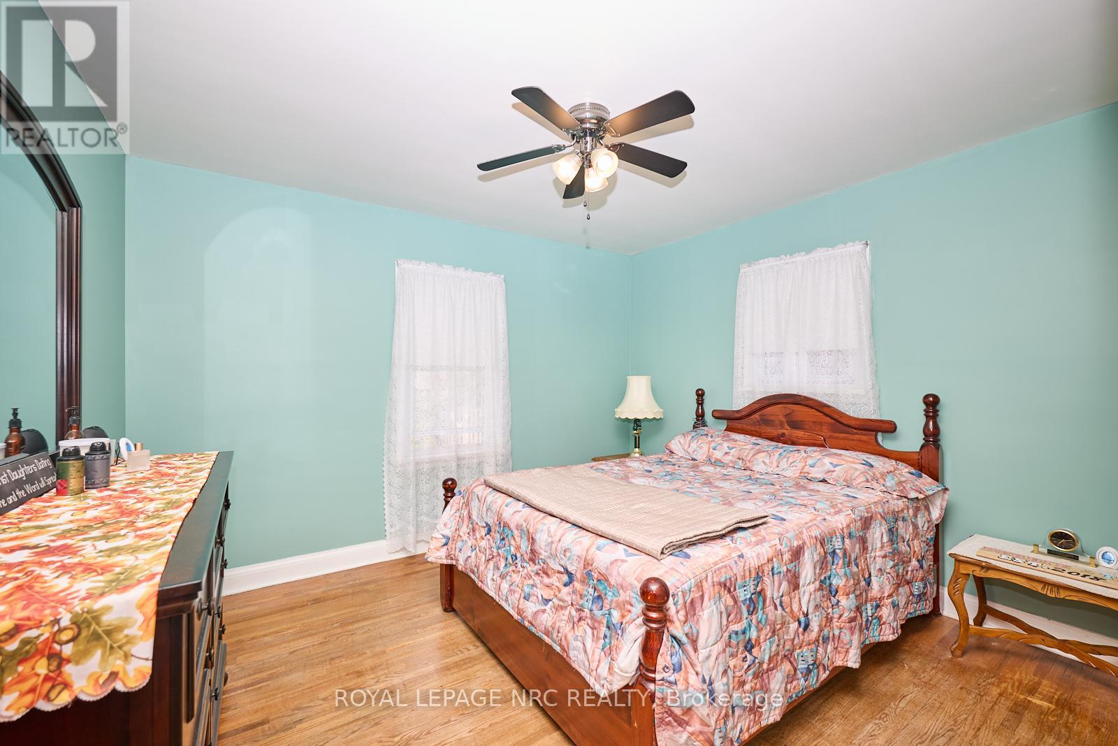 1 Thorndale Avenue, St. Catharines, Ontario  L2R 6A2 - Photo 18 - X12120966