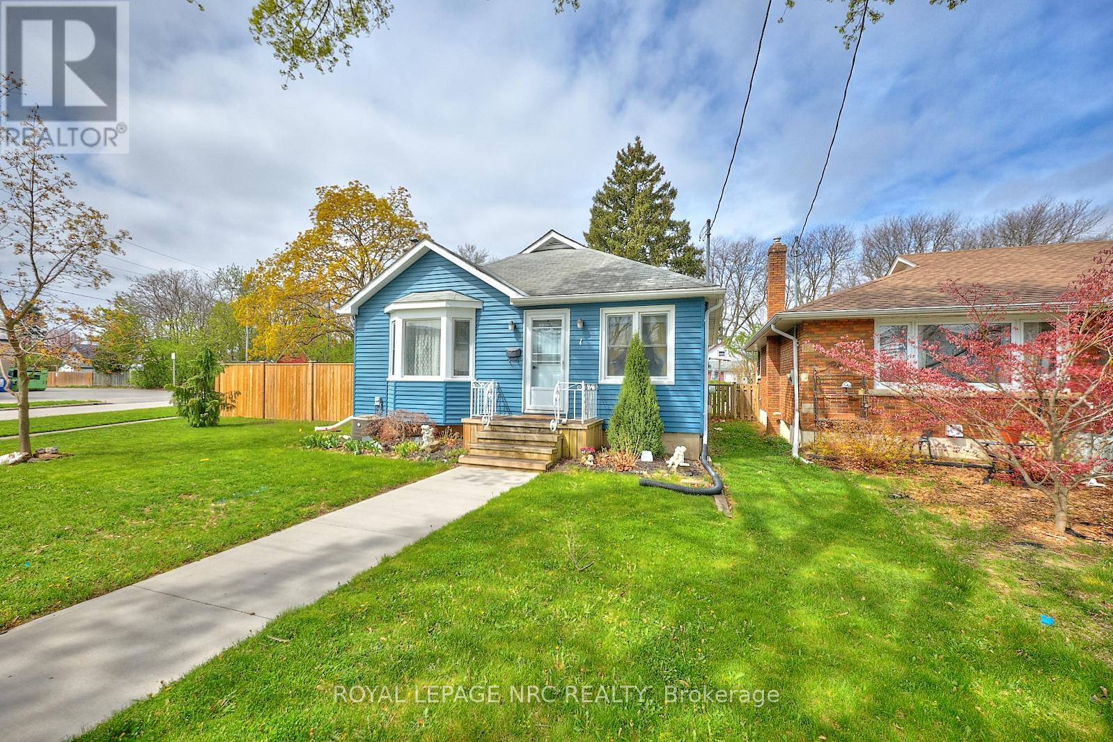 1 Thorndale Avenue, St. Catharines, Ontario  L2R 6A2 - Photo 3 - X12120966
