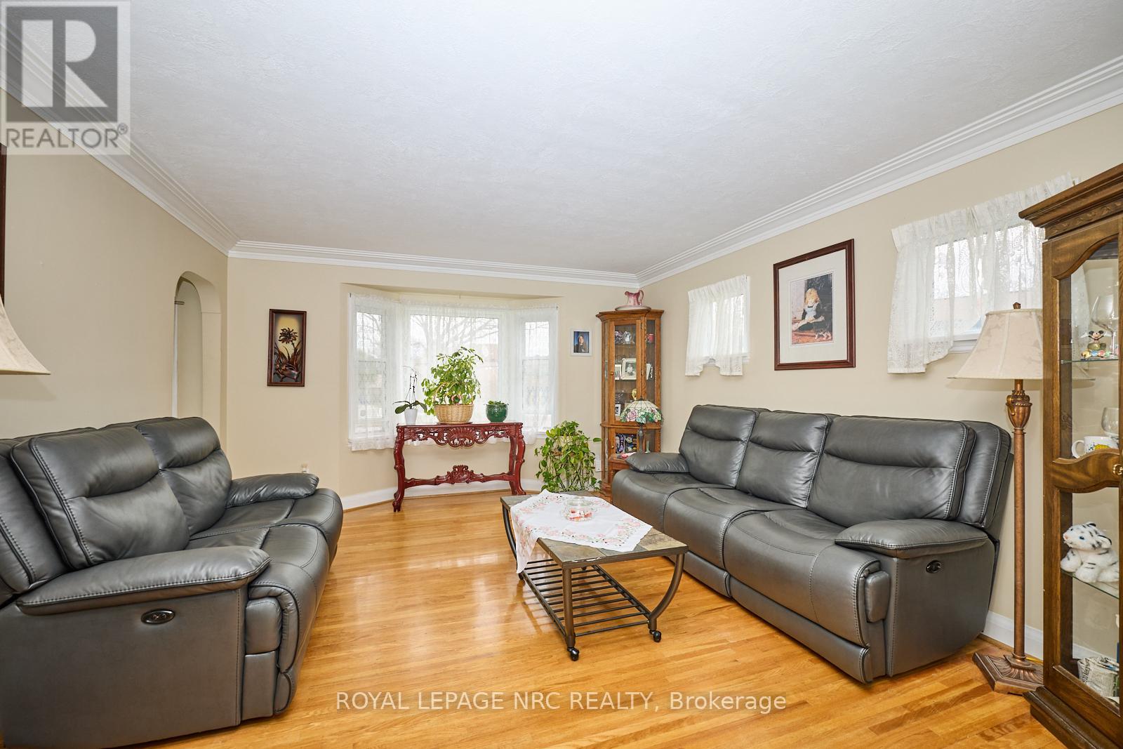 1 Thorndale Avenue, St. Catharines, Ontario  L2R 6A2 - Photo 7 - X12120966