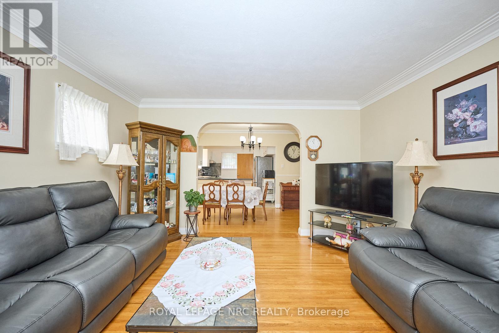 1 Thorndale Avenue, St. Catharines, Ontario  L2R 6A2 - Photo 6 - X12120966
