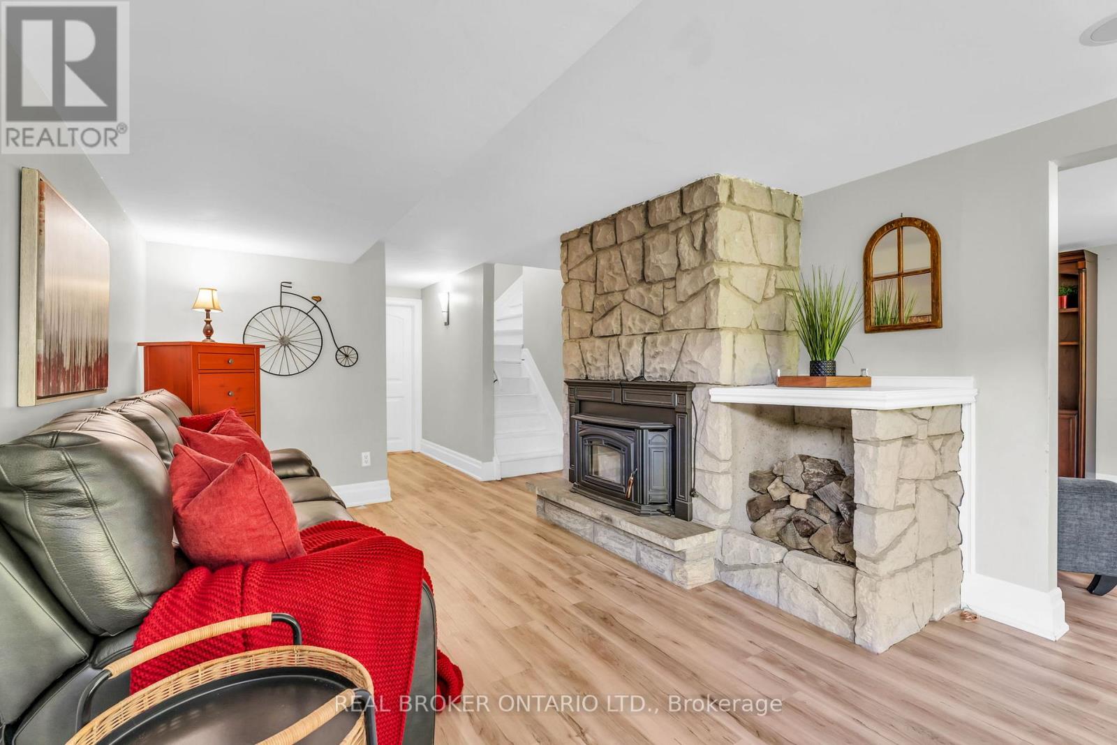 7 Victoria Heights, Mono, Ontario  L9W 3A7 - Photo 32 - X12372547