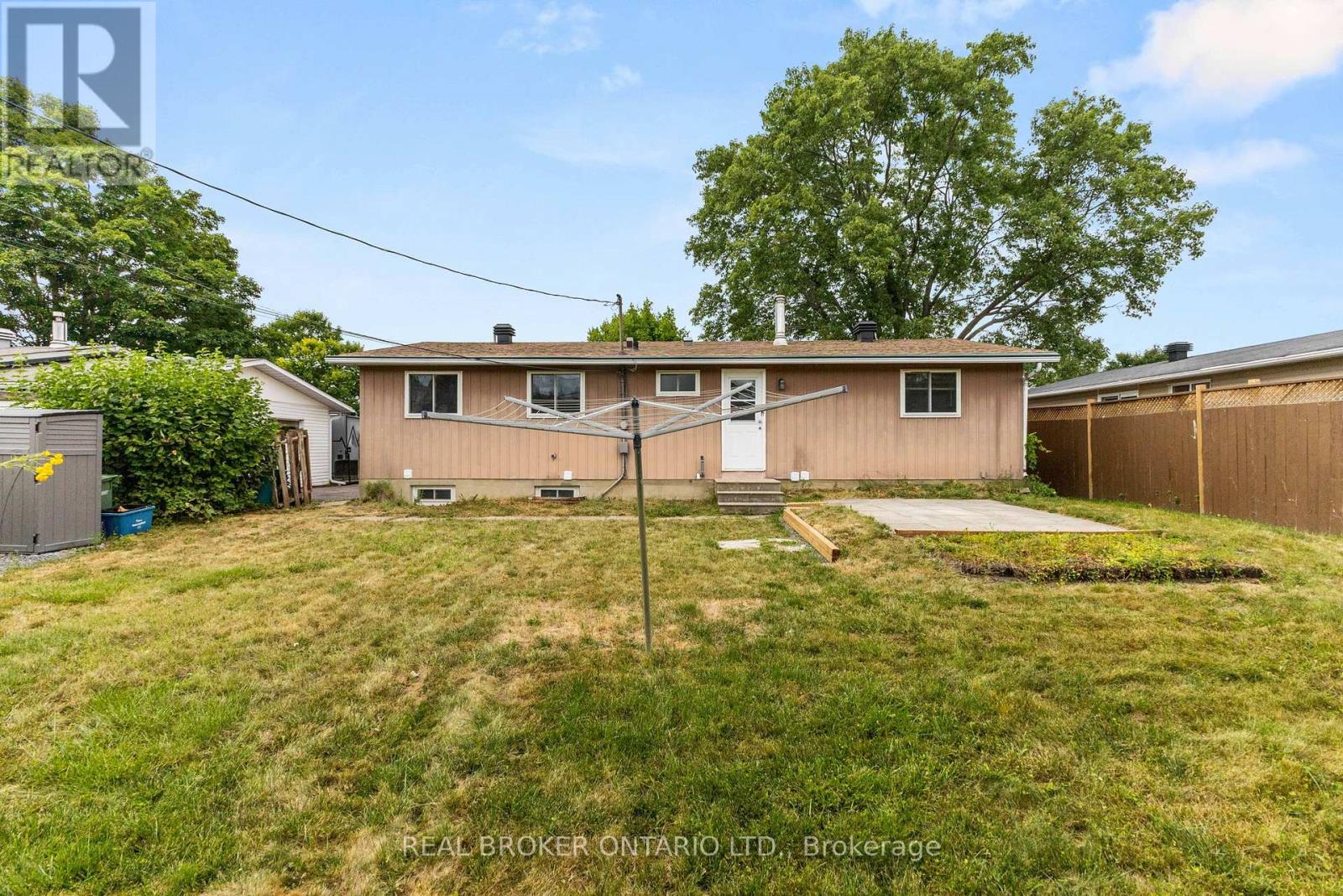 B - 320 Reynolds Drive, Ottawa, Ontario  K1E 1T2 - Photo 20 - X12372560