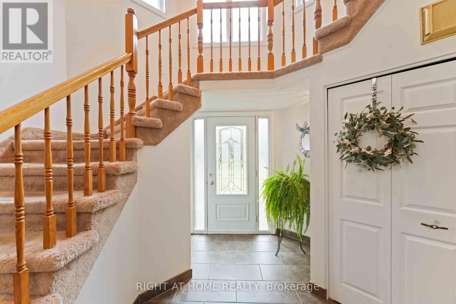 Property at 730 CANARY STREET image 3