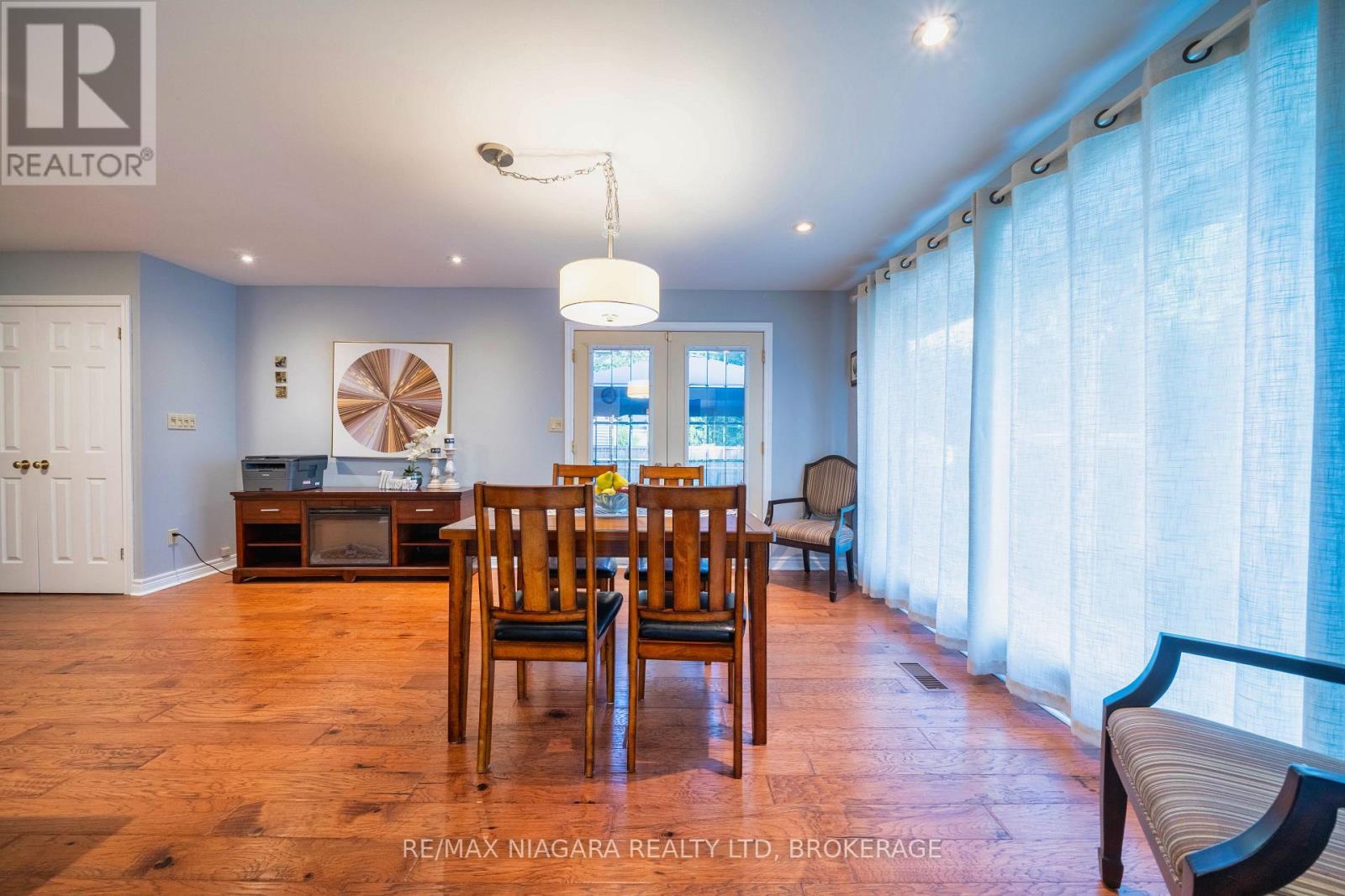 90 Mary Street, Niagara-On-The-Lake, Ontario  L0S 1J0 - Photo 18 - X12372557