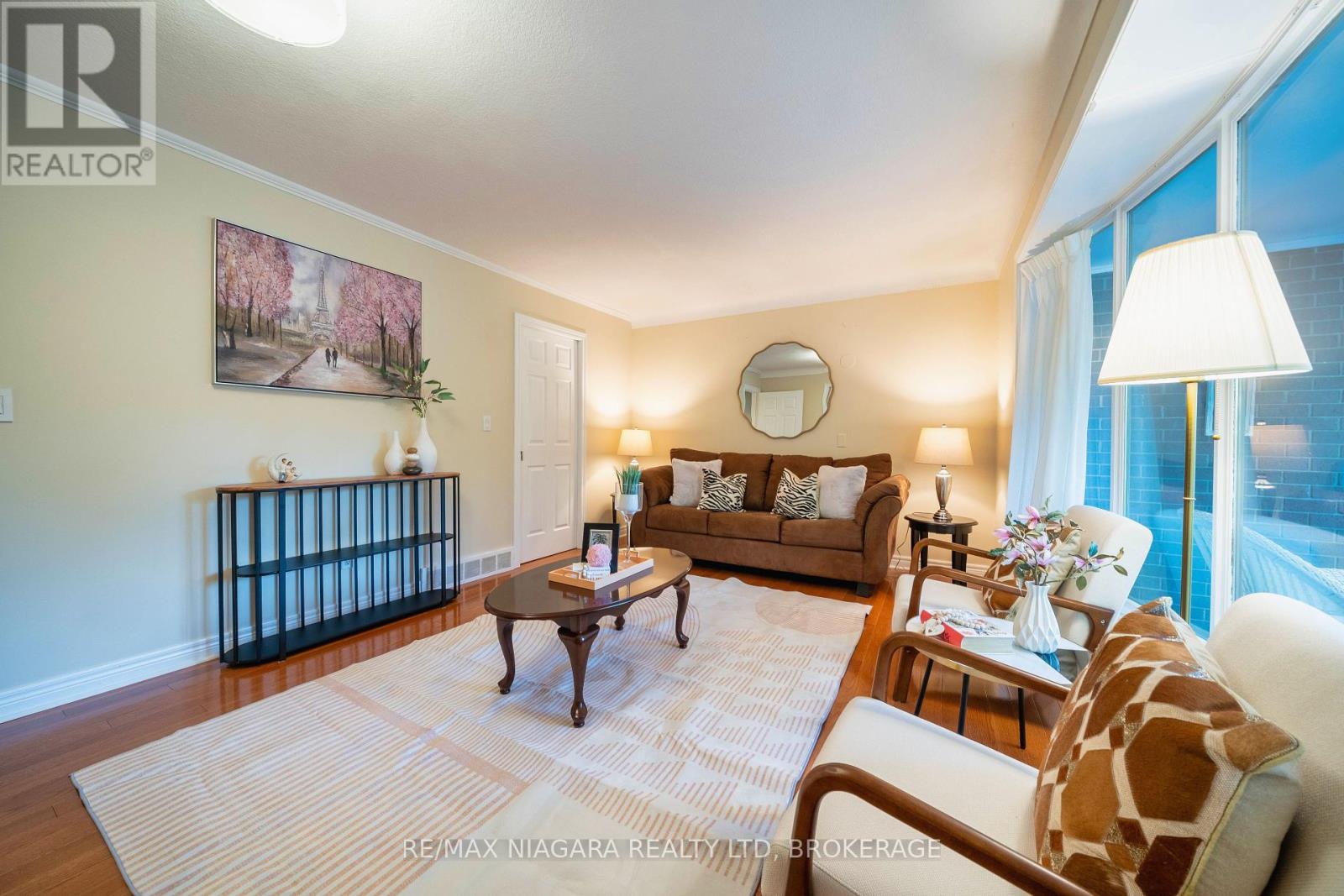90 Mary Street, Niagara-On-The-Lake, Ontario  L0S 1J0 - Photo 8 - X12372557