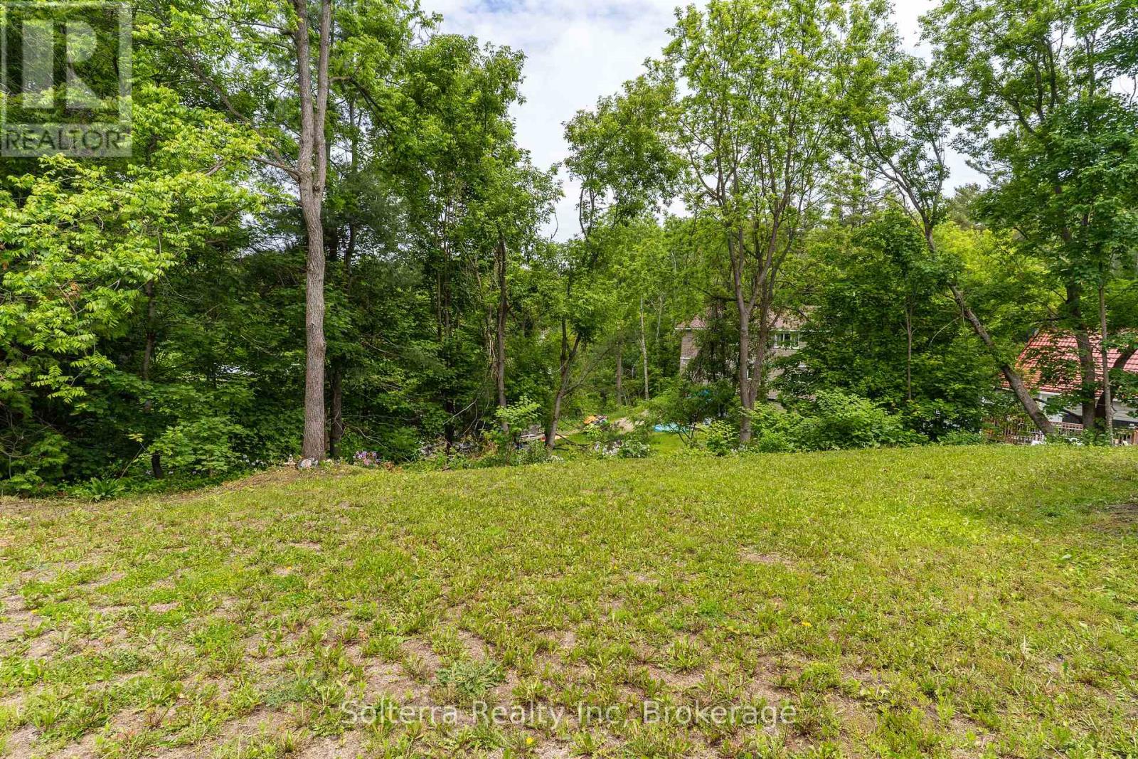 160 Wagner Street, Gravenhurst, Ontario  P1P 1C3 - Photo 22 - X12372558