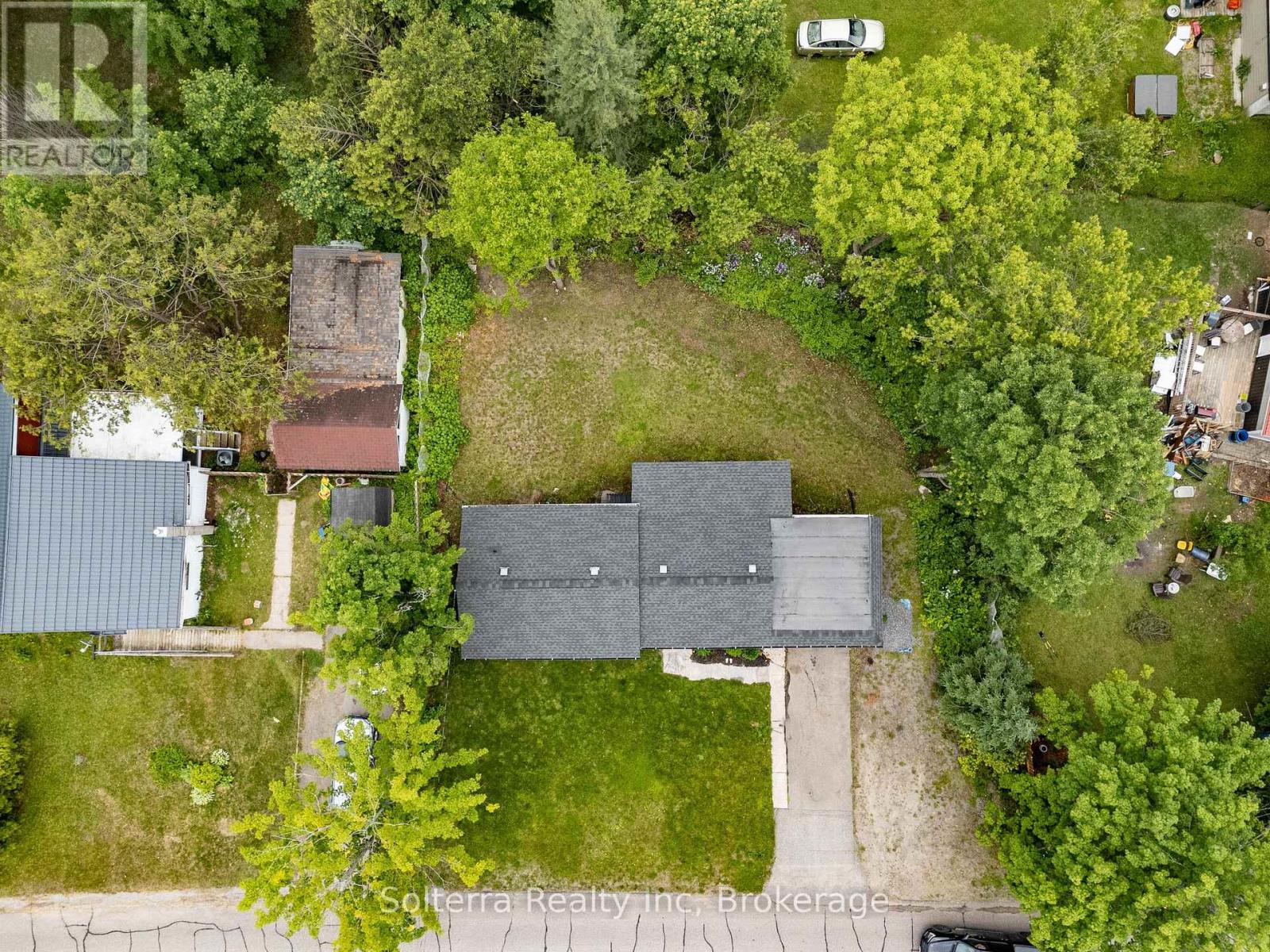 160 Wagner Street, Gravenhurst, Ontario  P1P 1C3 - Photo 3 - X12372558