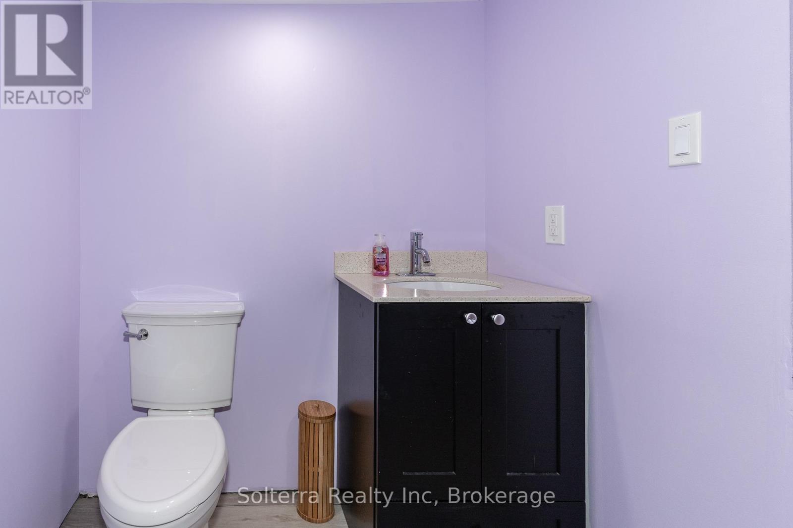 160 Wagner Street, Gravenhurst, Ontario  P1P 1C3 - Photo 30 - X12372558