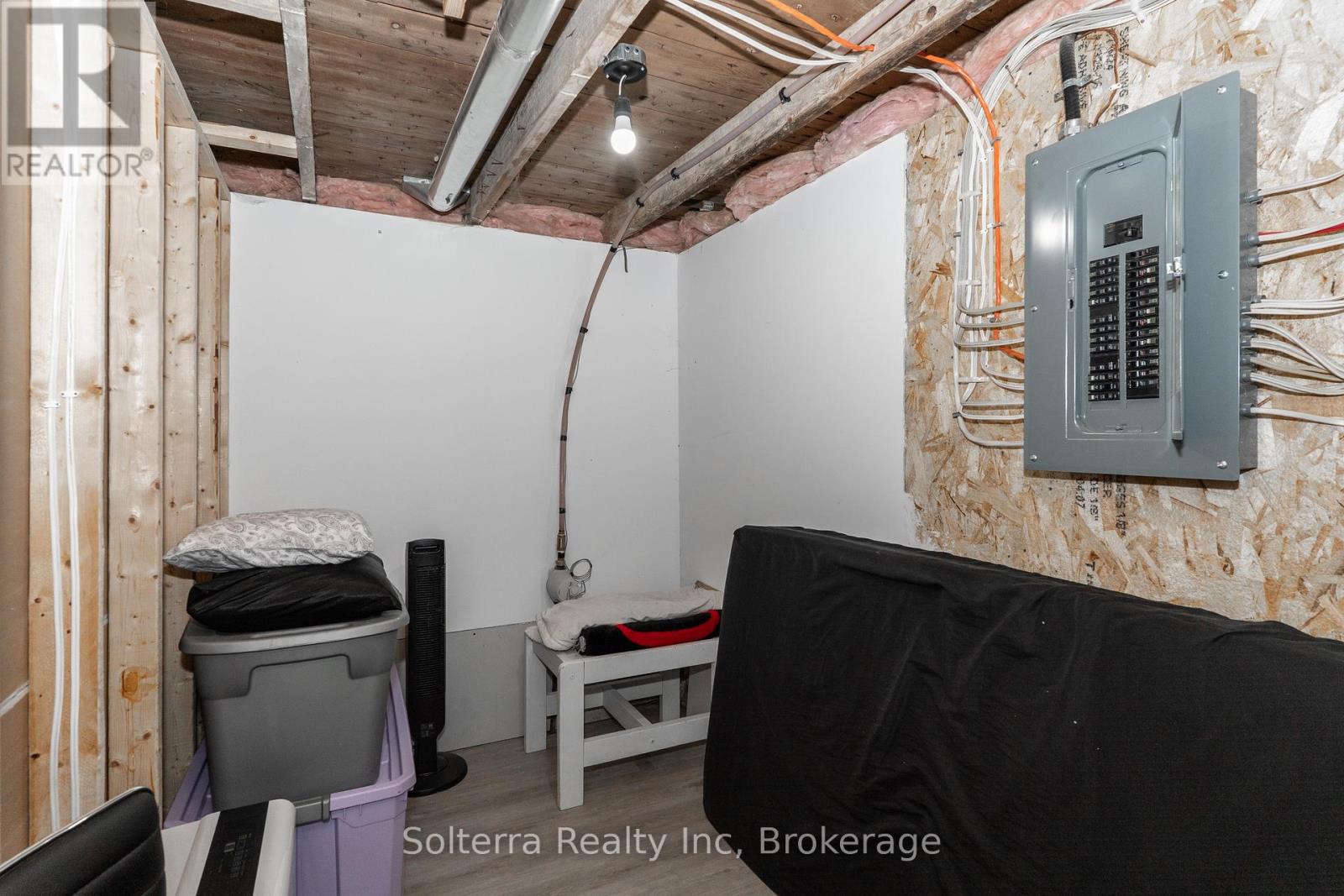 160 Wagner Street, Gravenhurst, Ontario  P1P 1C3 - Photo 33 - X12372558