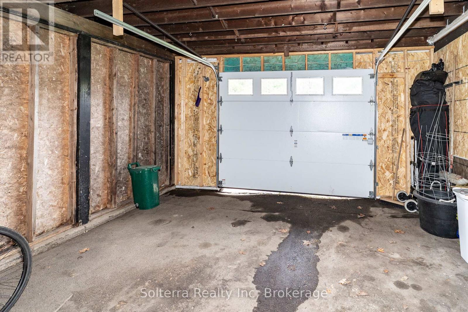 160 Wagner Street, Gravenhurst, Ontario  P1P 1C3 - Photo 35 - X12372558