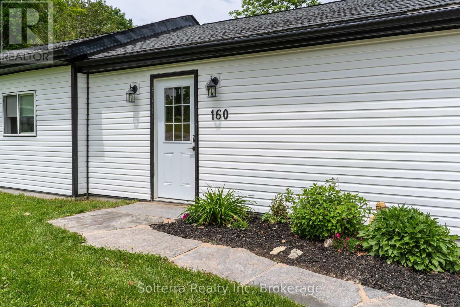 160 Wagner Street, Gravenhurst, Ontario  P1P 1C3 - Photo 4 - X12372558