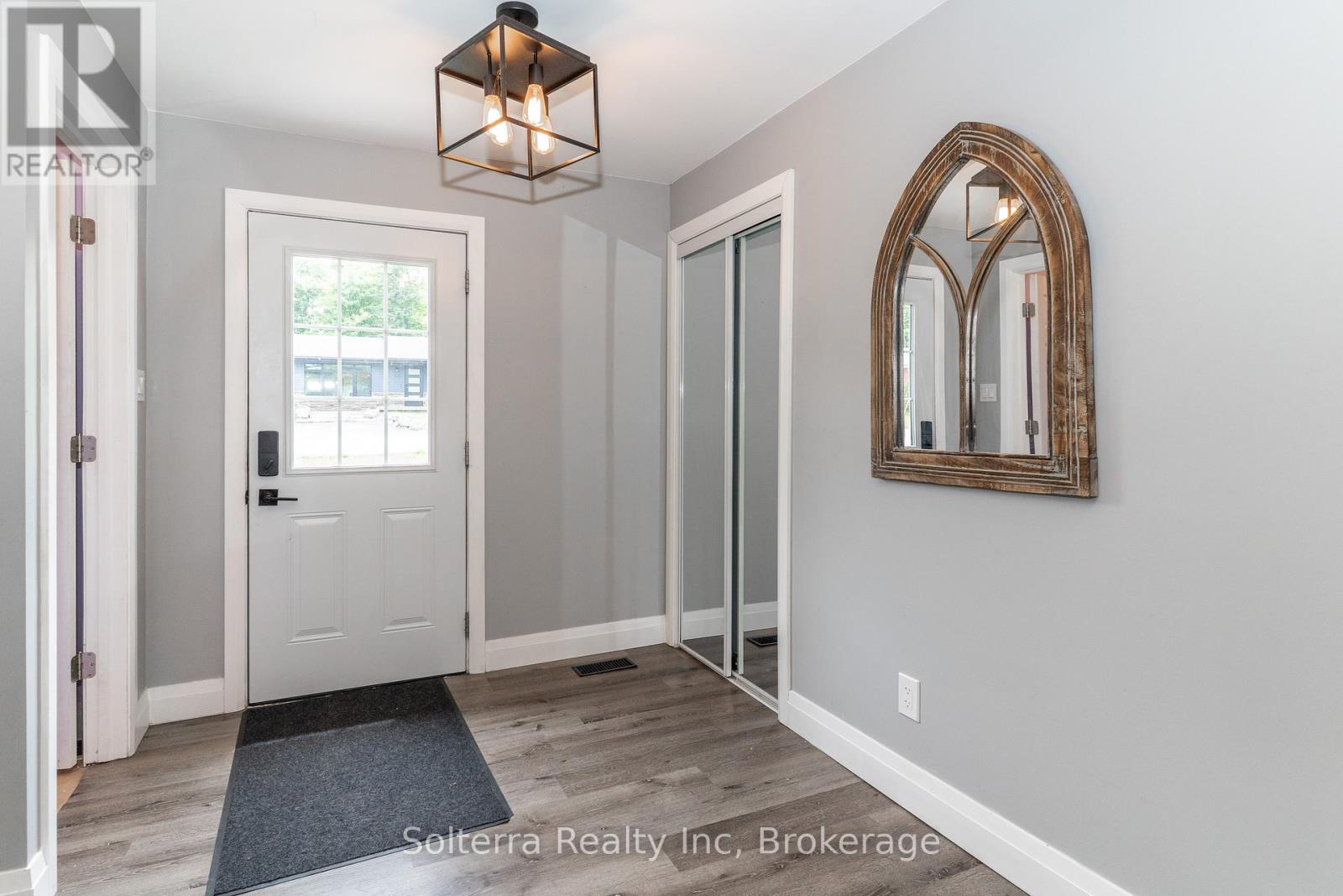 160 Wagner Street, Gravenhurst, Ontario  P1P 1C3 - Photo 6 - X12372558