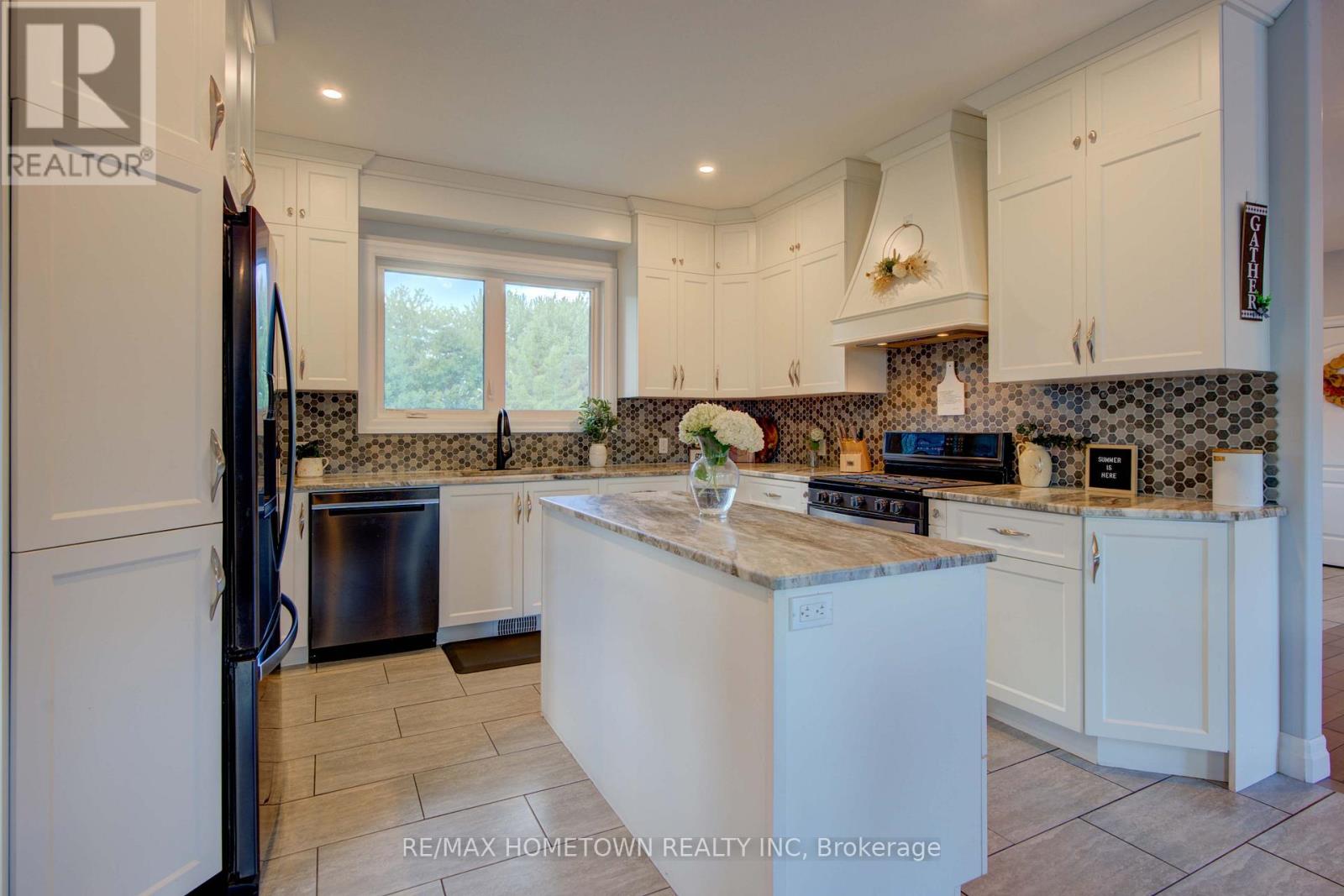 303 Old Lily Bay Road, Elizabethtown-Kitley, Ontario  K6V 5T3 - Photo 17 - X12372583