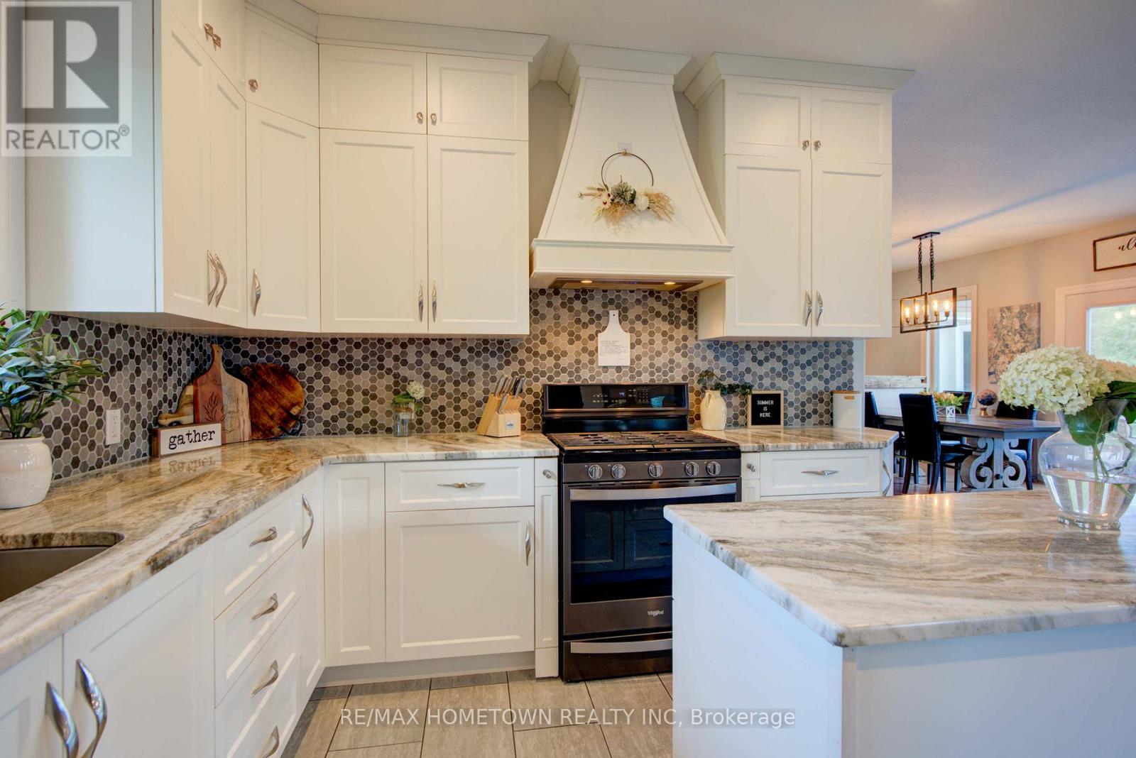 303 Old Lily Bay Road, Elizabethtown-Kitley, Ontario  K6V 5T3 - Photo 19 - X12372583