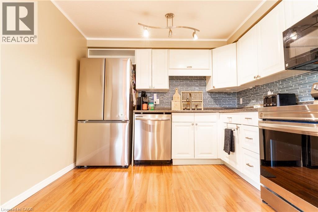 318 Activa Avenue, Kitchener, Ontario  N2E 3V1 - Photo 13 - 40764352