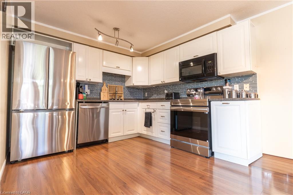 318 Activa Avenue, Kitchener, Ontario  N2E 3V1 - Photo 12 - 40764352