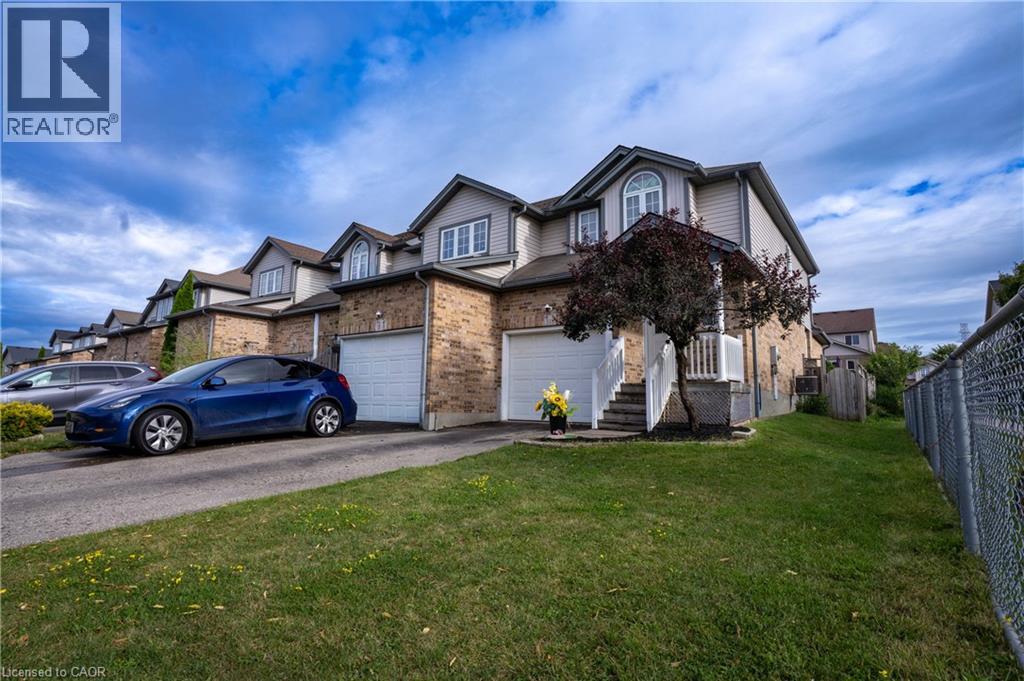 318 Activa Avenue, Kitchener, Ontario  N2E 3V1 - Photo 2 - 40764352