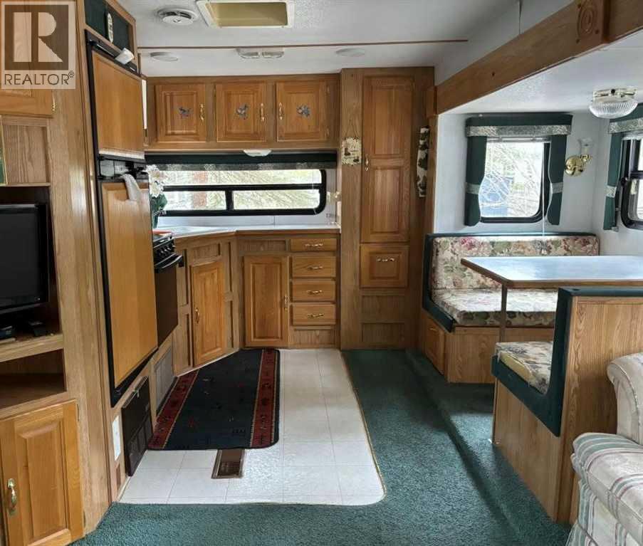 6 Timber Avenue, 5230 27 Highway, Rural Mountain View County, Alberta  T0M 1X0 - Photo 8 - A2220206