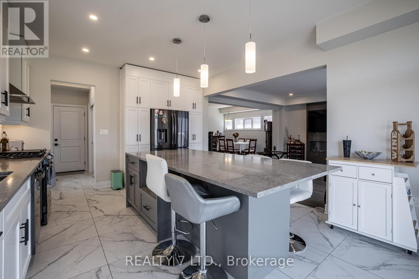 128 Susan Drive, Pelham, Ontario  L0S 1E6 - Photo 12 - X12286795