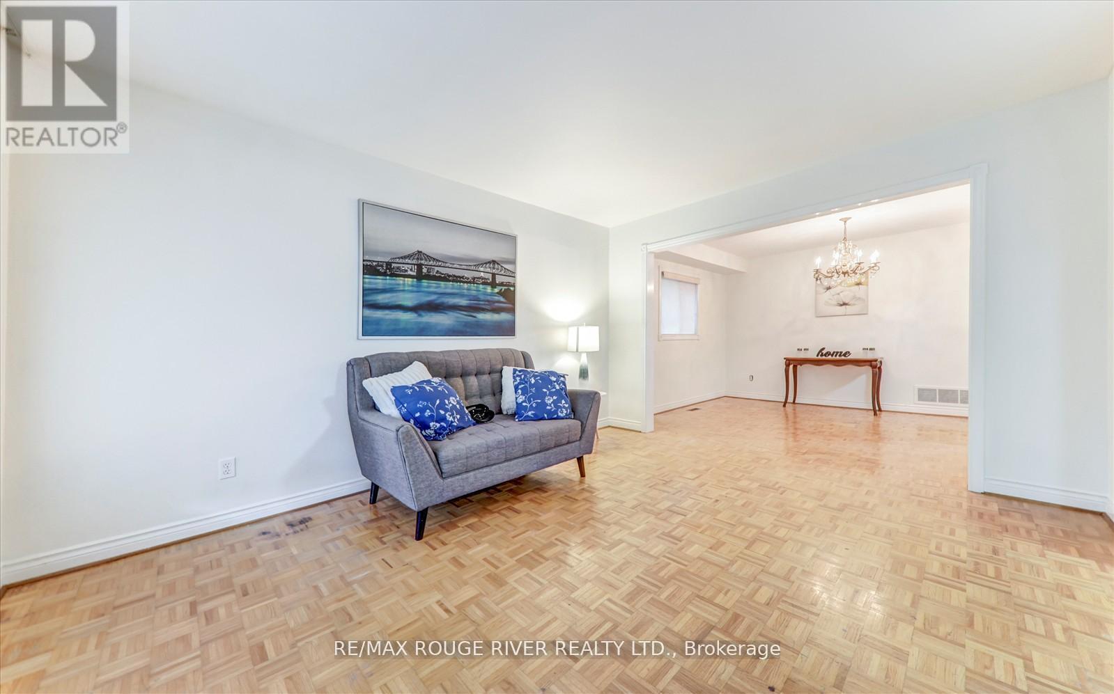 23 Jackman Crescent, Vaughan, Ontario  L4L 6P3 - Photo 7 - N12372596