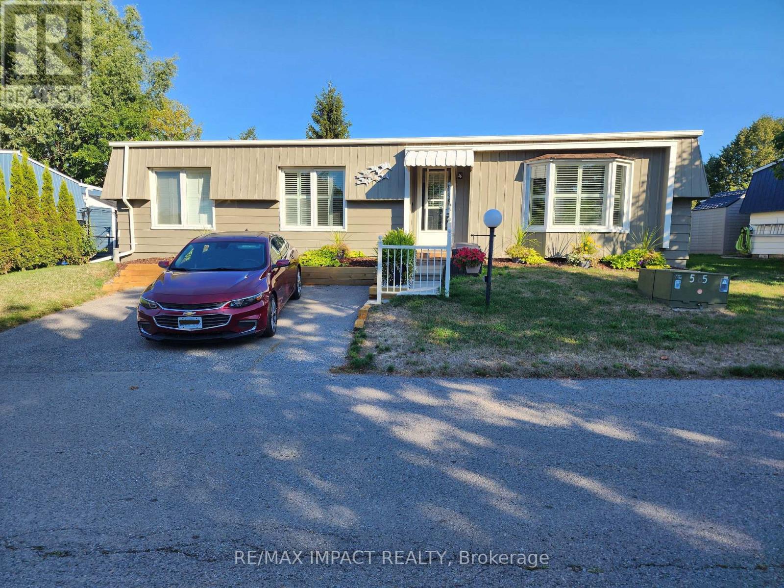 4 CHAMPLAIN COURT, Clarington, Ontario
