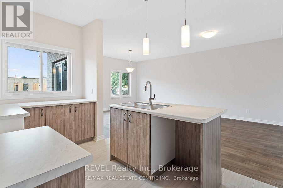 103 Mclaughlin Street, Welland, Ontario  L3B 0J9 - Photo 12 - X12371290