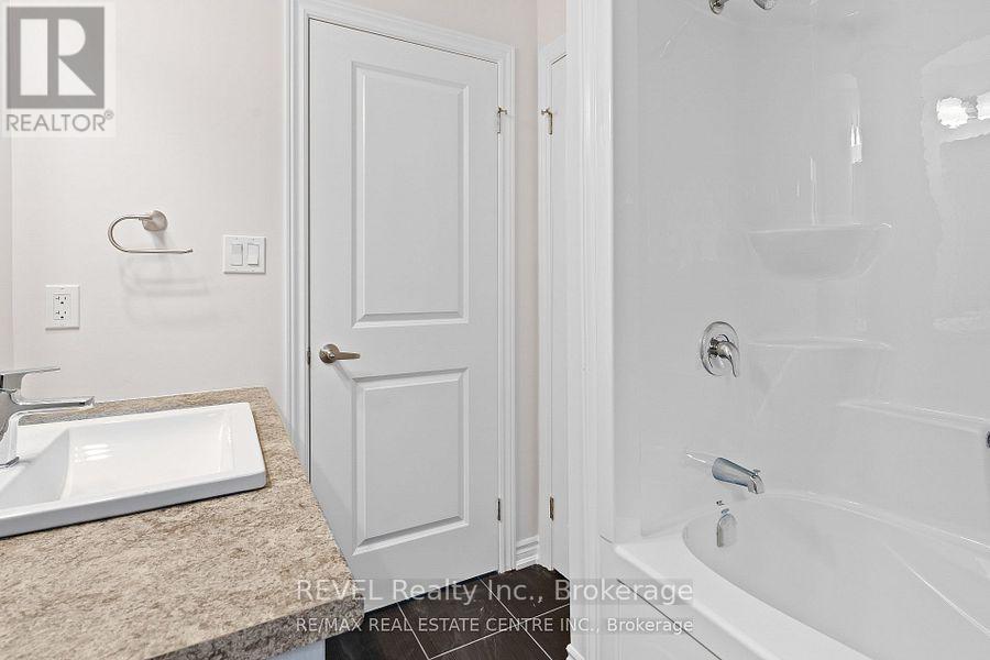 103 Mclaughlin Street, Welland, Ontario  L3B 0J9 - Photo 22 - X12371290