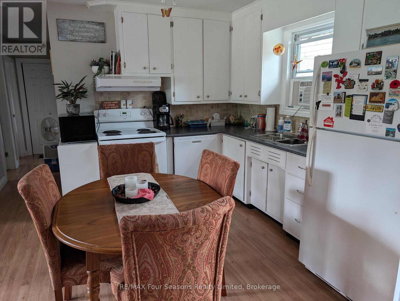 276 Parker Street W, Meaford, Ontario  N4L 1L5 - Photo 3 - X12372609