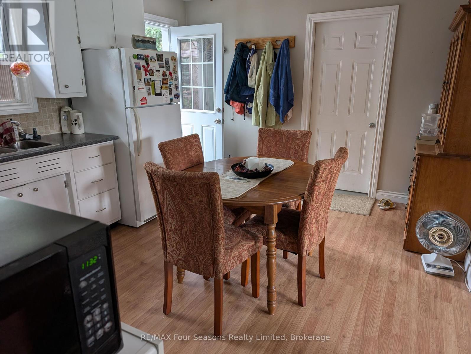 276 Parker Street W, Meaford, Ontario  N4L 1L5 - Photo 4 - X12372609