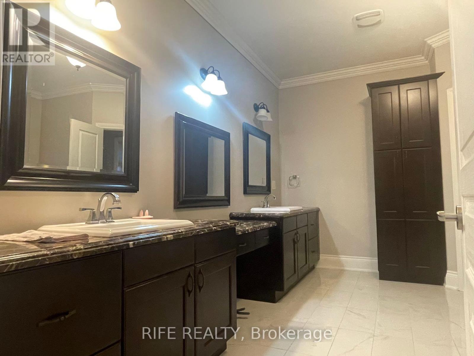 48 Transwell Avenue, Toronto, Ontario  M2R 2J4 - Photo 3 - C12369860