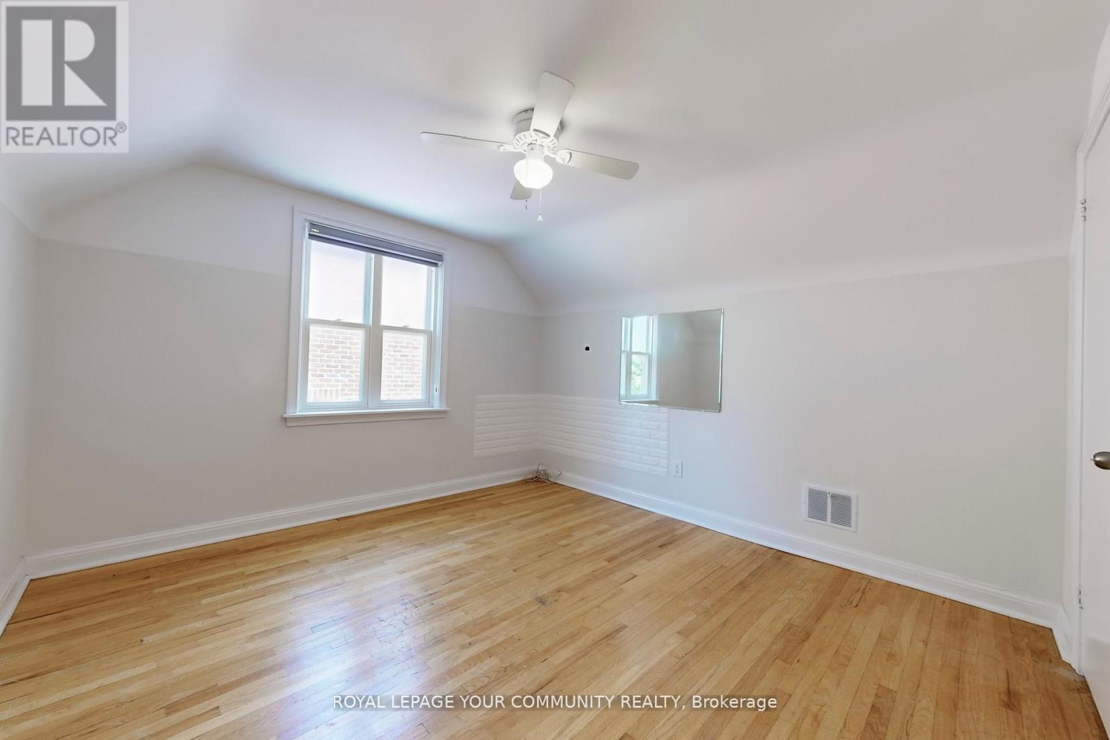 Upper - 19 Homewood Avenue, Toronto, Ontario  M2M 1K1 - Photo 11 - C12372606