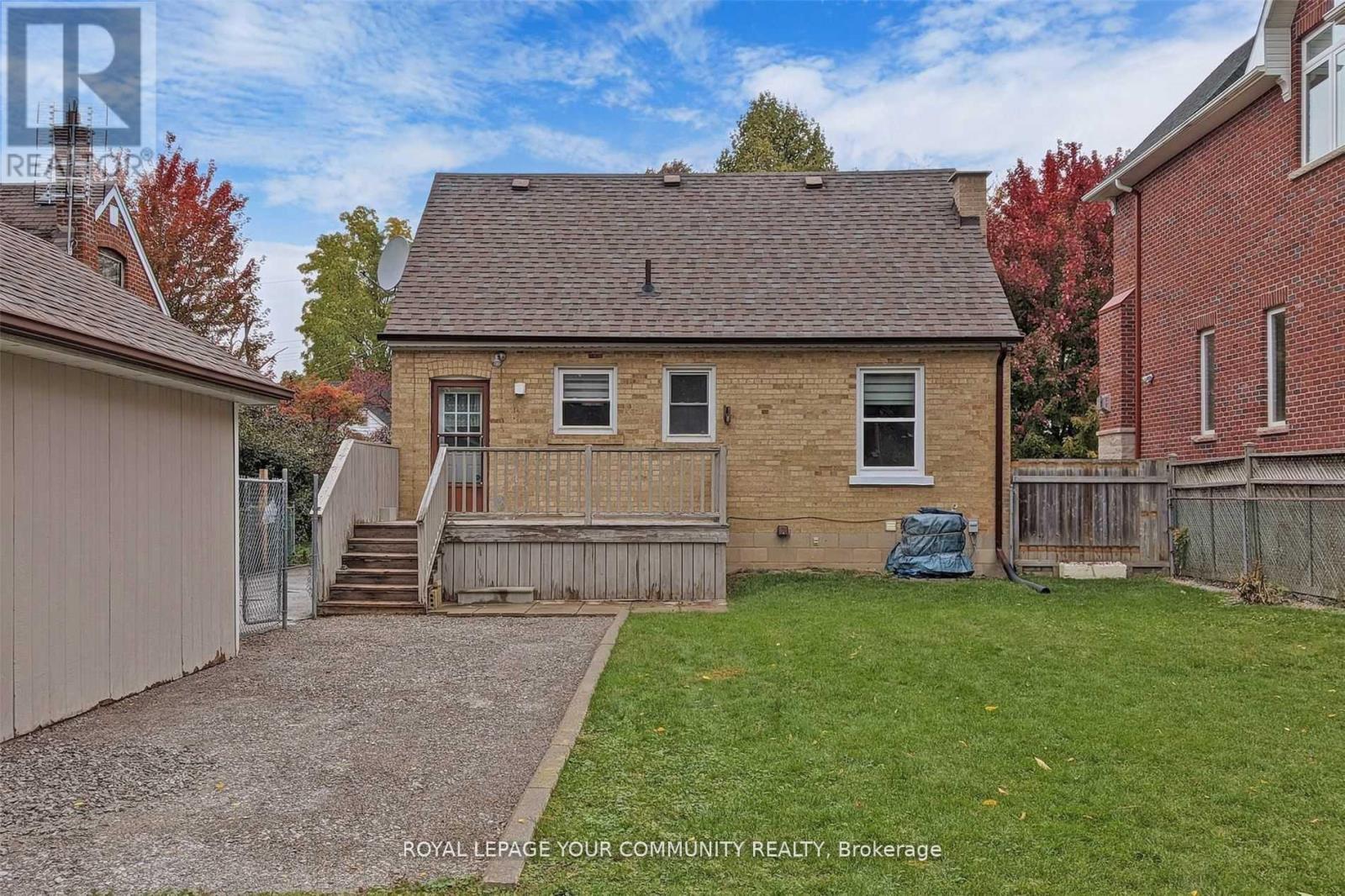 Upper - 19 Homewood Avenue, Toronto, Ontario  M2M 1K1 - Photo 17 - C12372606