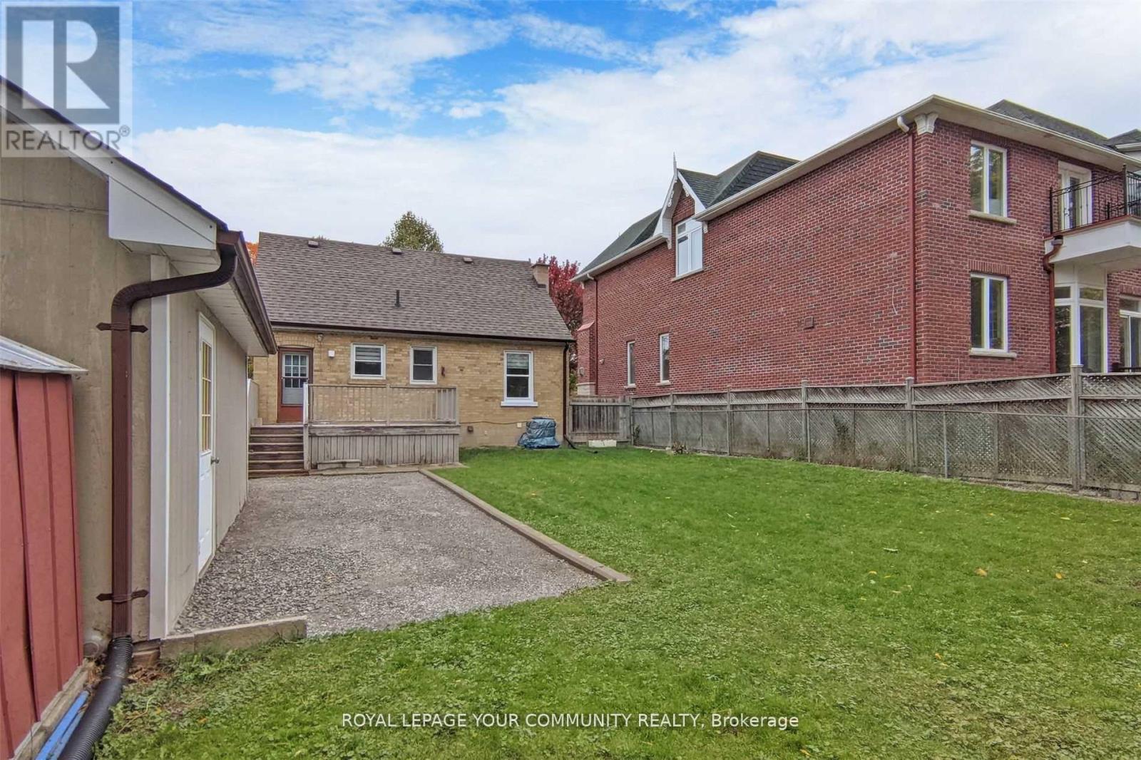 Upper - 19 Homewood Avenue, Toronto, Ontario  M2M 1K1 - Photo 21 - C12372606
