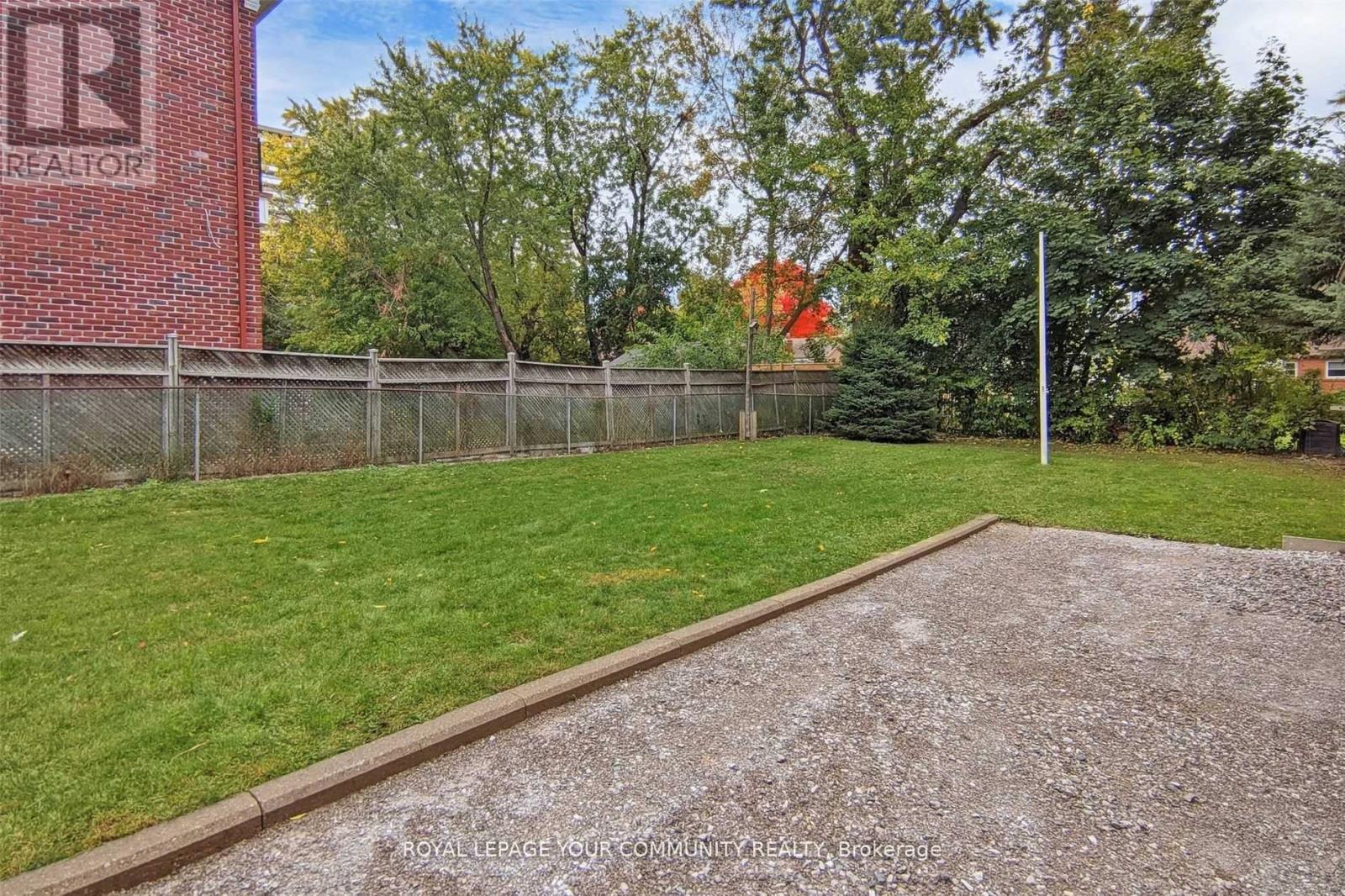 Upper - 19 Homewood Avenue, Toronto, Ontario  M2M 1K1 - Photo 22 - C12372606