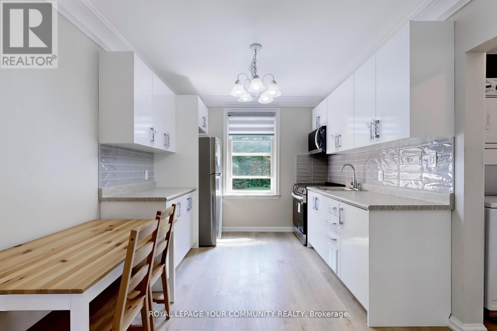 Upper - 19 Homewood Avenue, Toronto, Ontario  M2M 1K1 - Photo 5 - C12372606