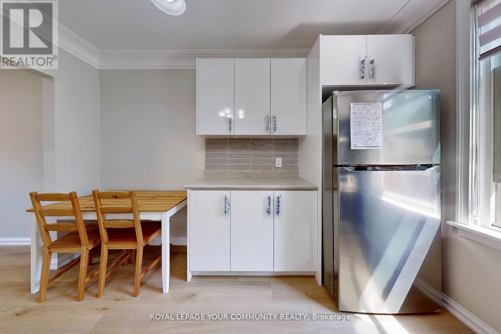 Upper - 19 Homewood Avenue, Toronto, Ontario  M2M 1K1 - Photo 8 - C12372606