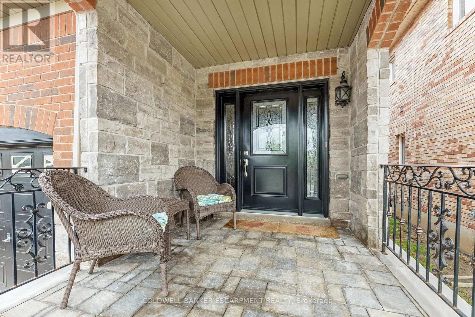 602 Yates Drive, Milton, Ontario  L9T 7R1 - Photo 3 - W12372621