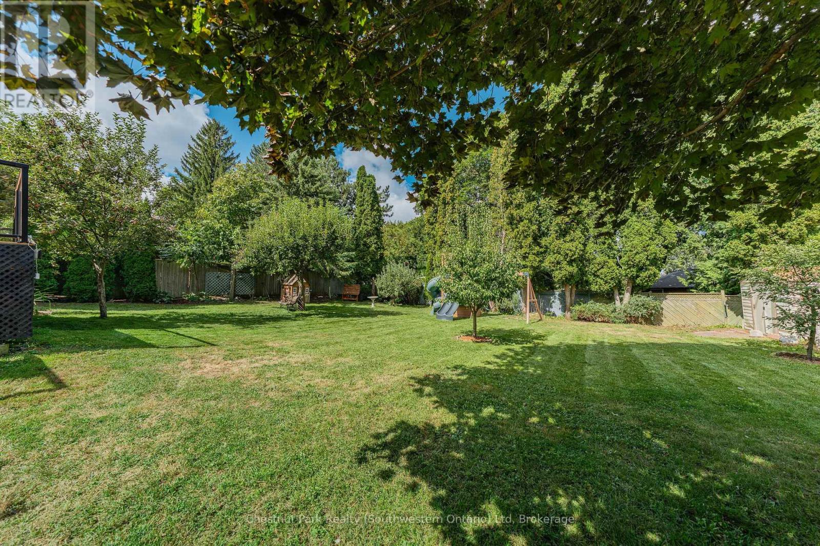 68 Lemon Street, Guelph, Ontario  N1E 2H3 - Photo 11 - X12372642