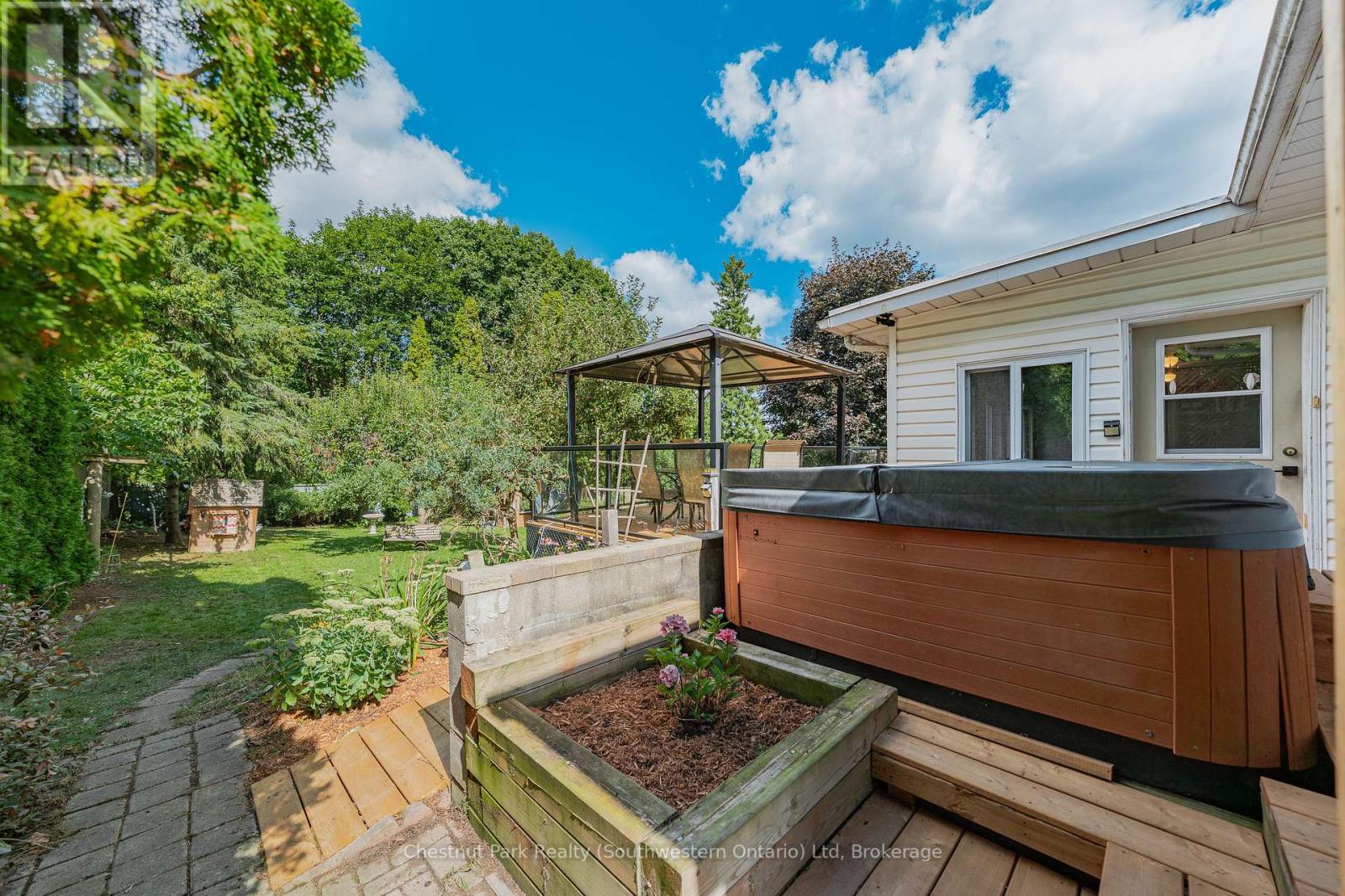 68 Lemon Street, Guelph, Ontario  N1E 2H3 - Photo 15 - X12372642
