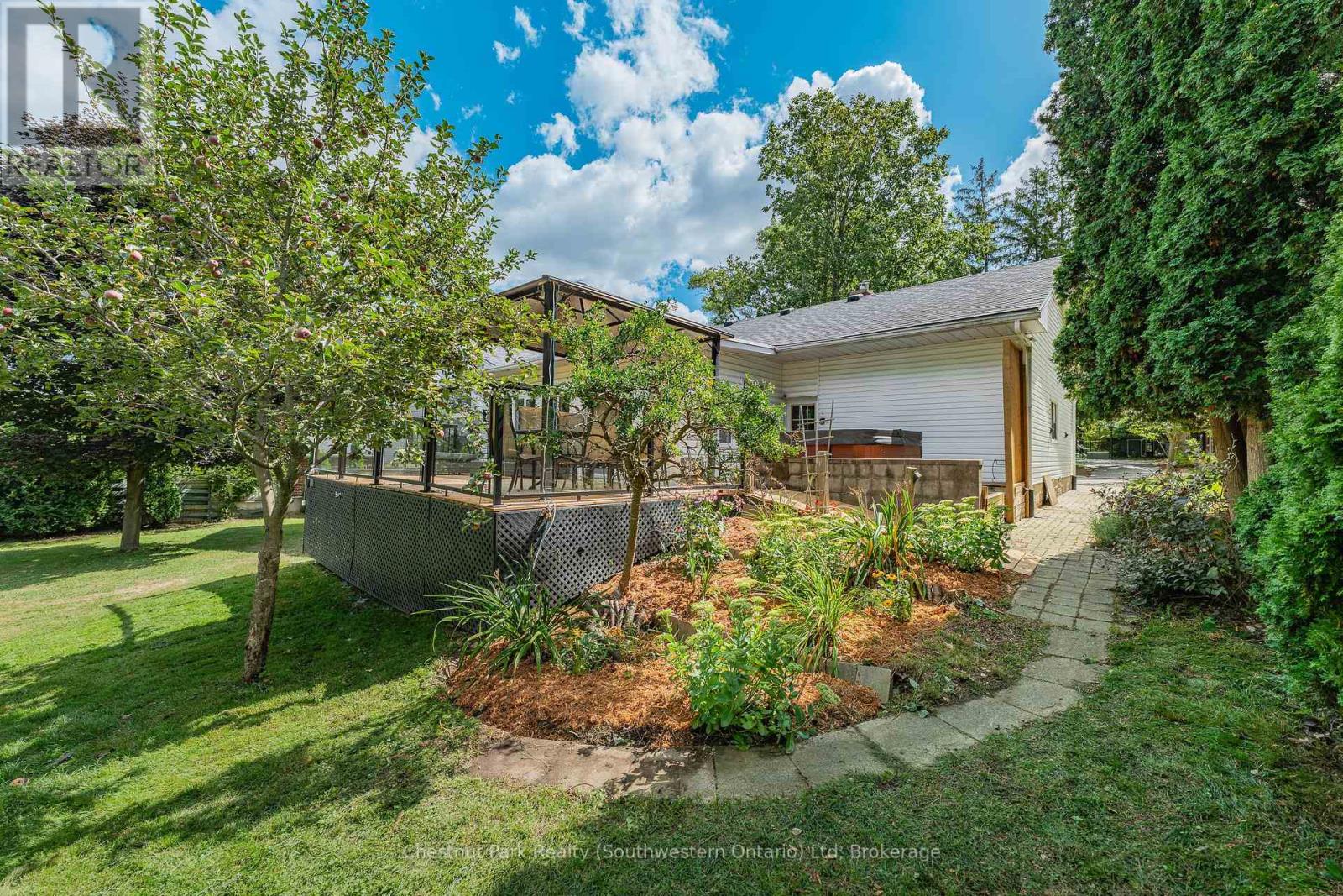 68 Lemon Street, Guelph, Ontario  N1E 2H3 - Photo 16 - X12372642