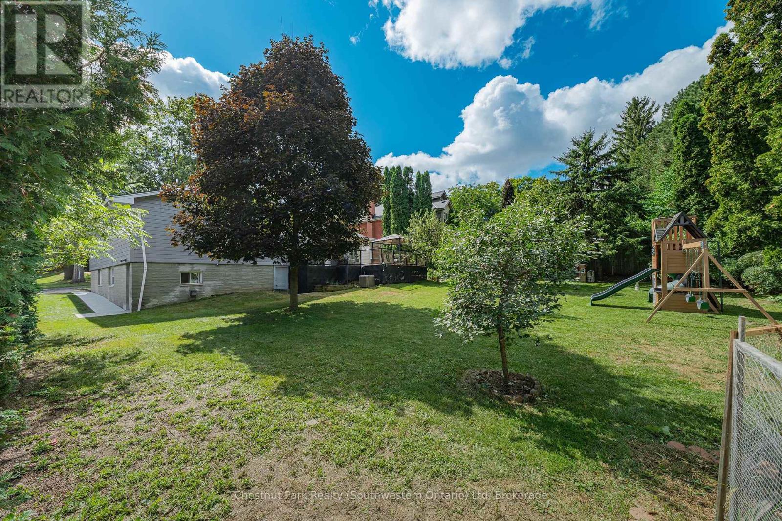 68 Lemon Street, Guelph, Ontario  N1E 2H3 - Photo 19 - X12372642